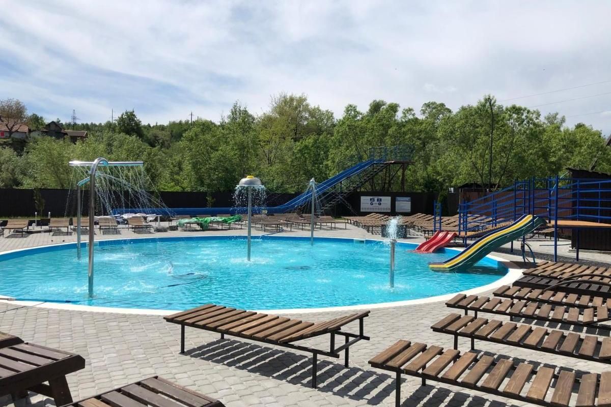 Де коломиянам відпочити біля відкритого басейну? | добірка місць 4