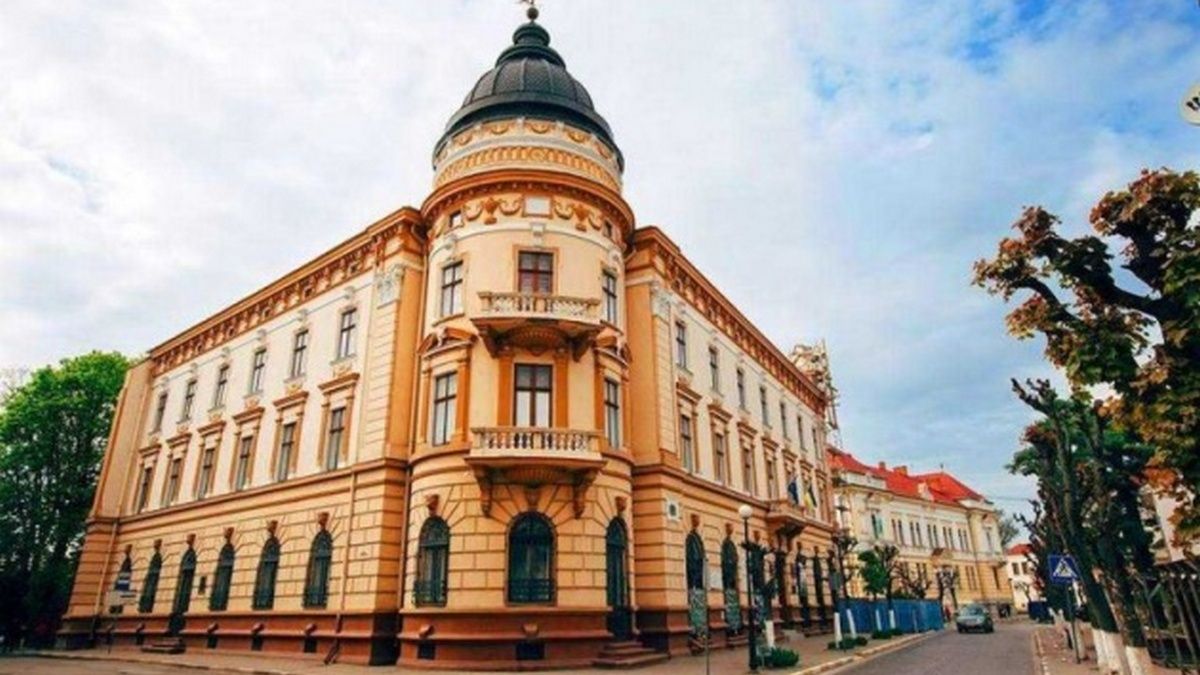 Музей Гуцульщини та Покуття кличе заглянути за лаштунки - на виставку "Сховище"