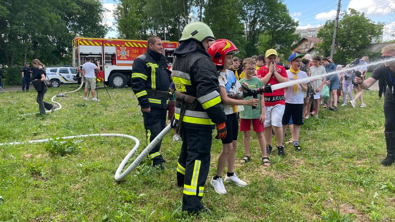 Бойове хрещення юних пожежників | Фоторепортаж 8