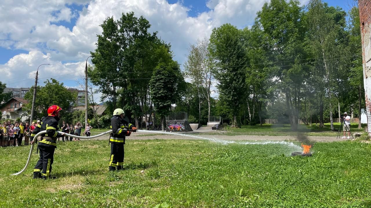 Бойове хрещення юних пожежників | Фоторепортаж 12
