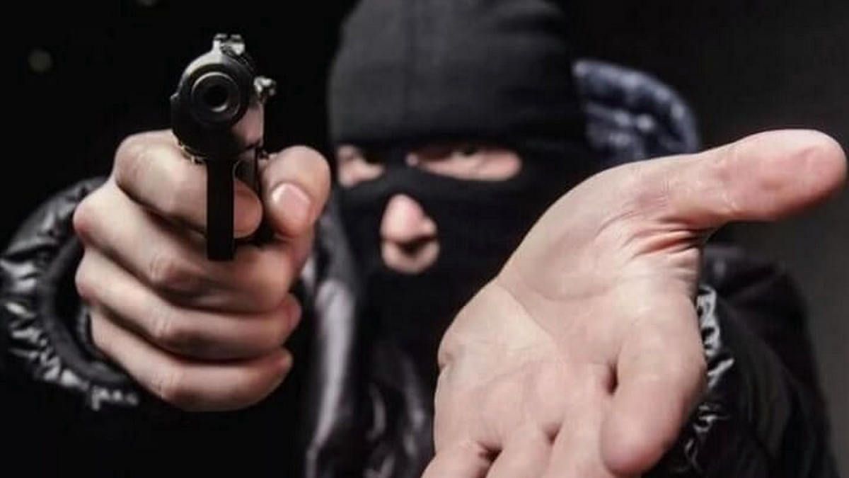 Вітчим та пасинок займались розбоєм, їм світить 8-15 років тюрми