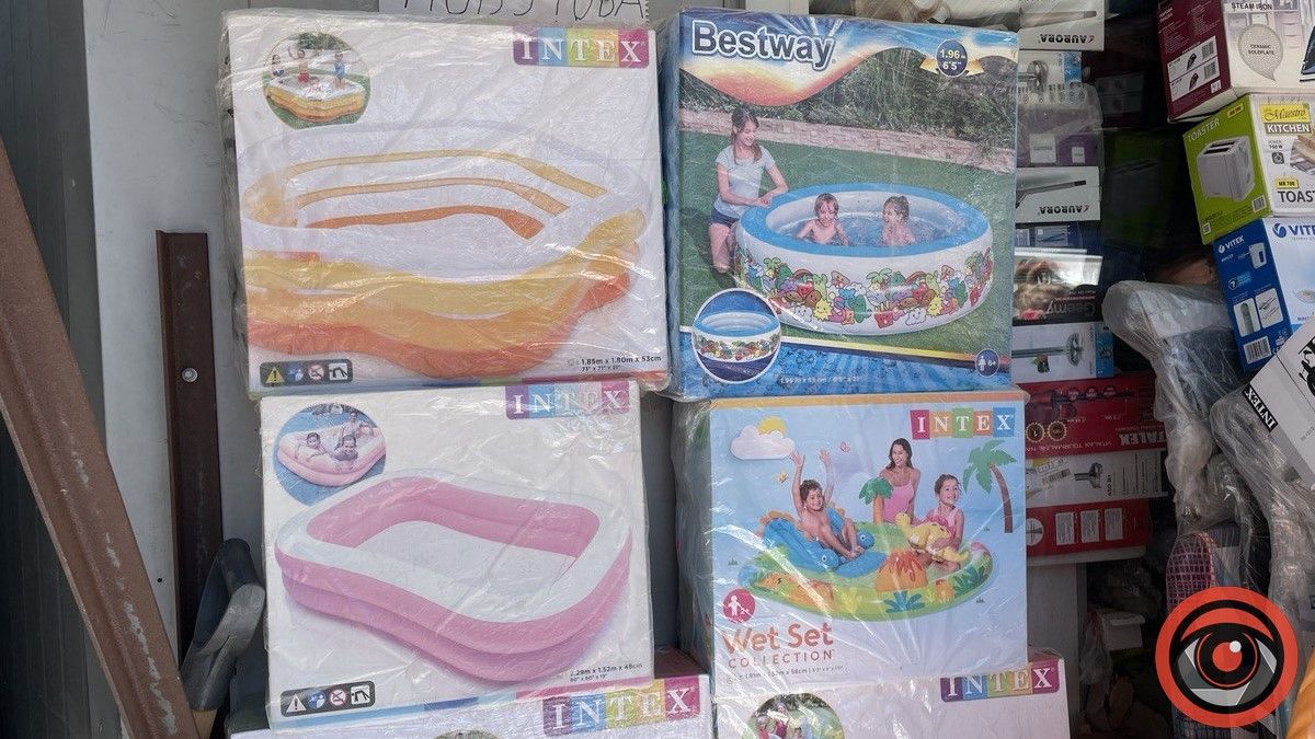 Яку суму потрібно віддати, щоб купити басейн в Коломиї? 2