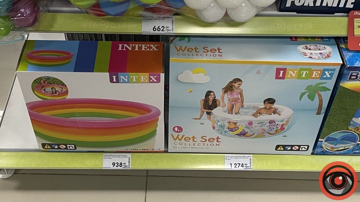 Яку суму потрібно віддати, щоб купити басейн в Коломиї? 10