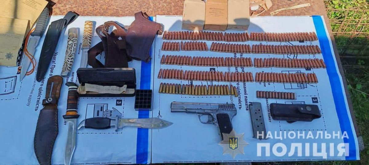 У росіянина, який з 2014 року мешкає на Прикарпатті, знайшли зброю 1