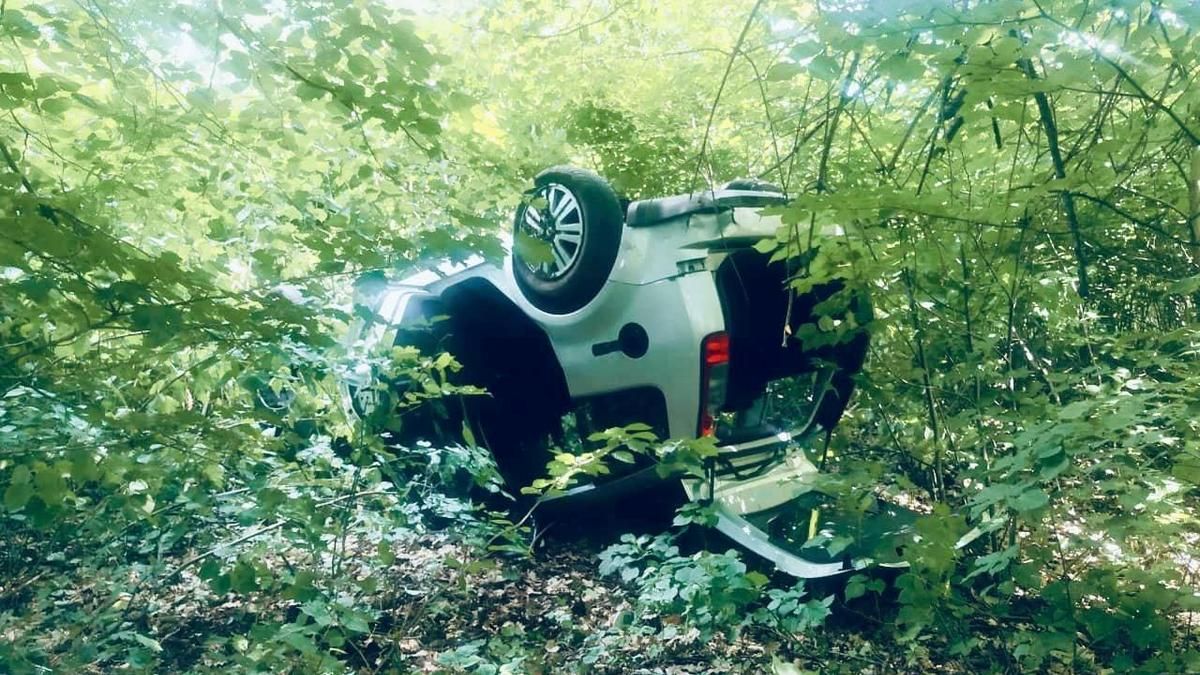 Під Ценявою перекинулась автівка, а у Шепарівцях збили мотоцикліста