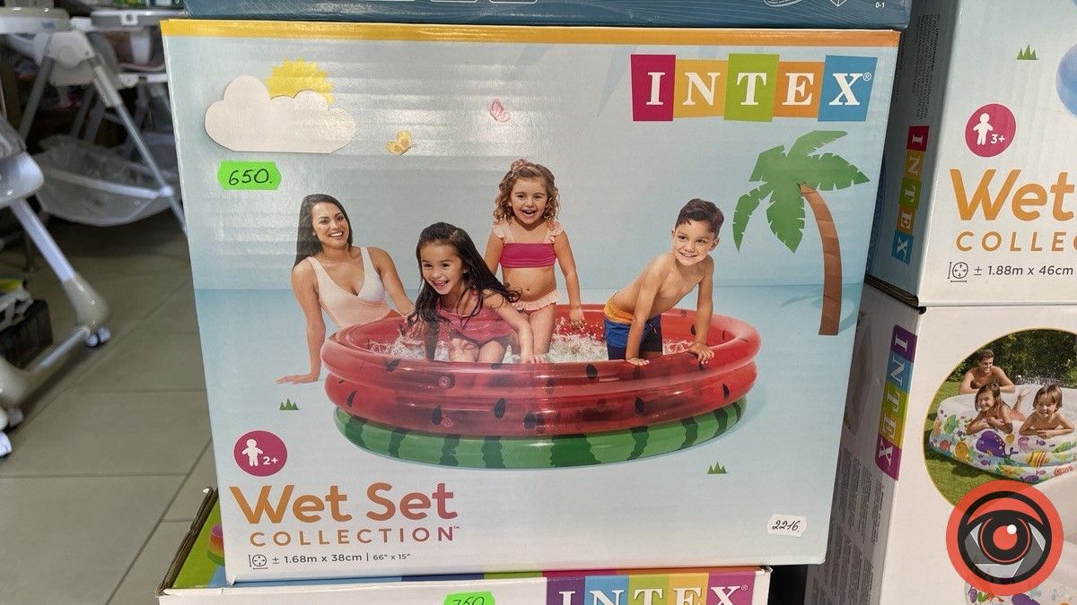 Яку суму потрібно віддати, щоб купити басейн в Коломиї? 5