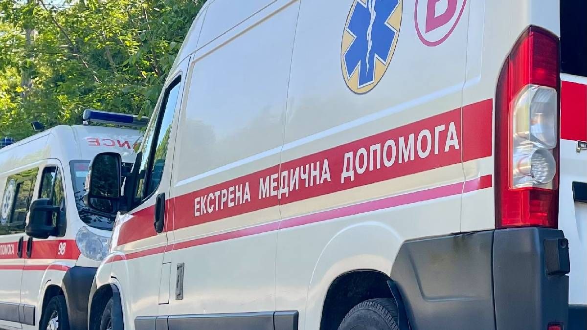 Медики екстреної допомоги просять не фотографувати пересування спецтранспорту