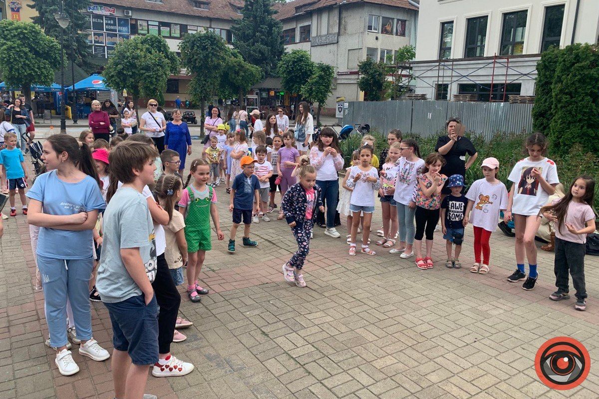 У Коломиї дітям подарували справжнє свято. Фоторепортаж 2