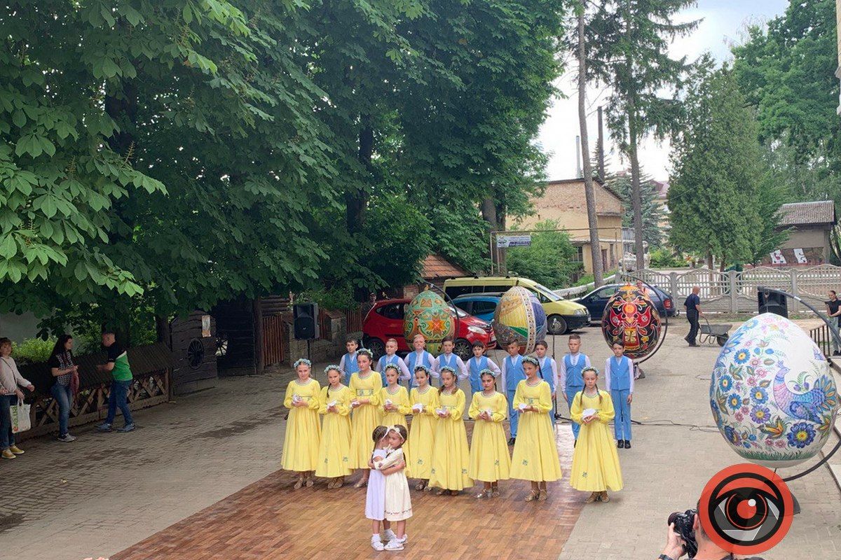 Святковий концерт та патріотичні малюнки: як завершився Дитячий день у Коломиї 4