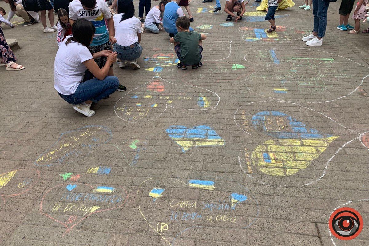 Святковий концерт та патріотичні малюнки: як завершився Дитячий день у Коломиї 2