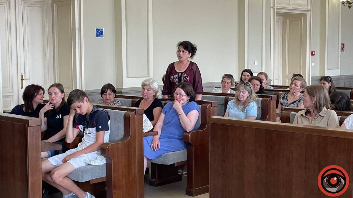 Чому ні: батьки і вчителі ліцею висловилися щодо планів ратуші розформувати старші класи