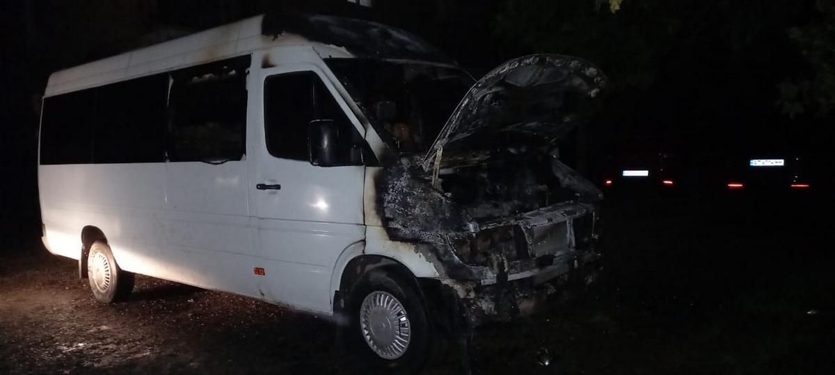 В ніч на 13 червня у Коломиї горів мікроавтобус 1