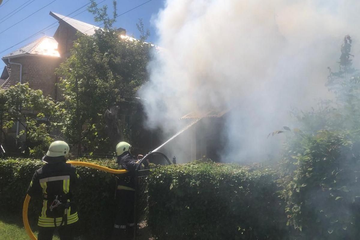 У Коломиї пожежа сталася у капличці 3