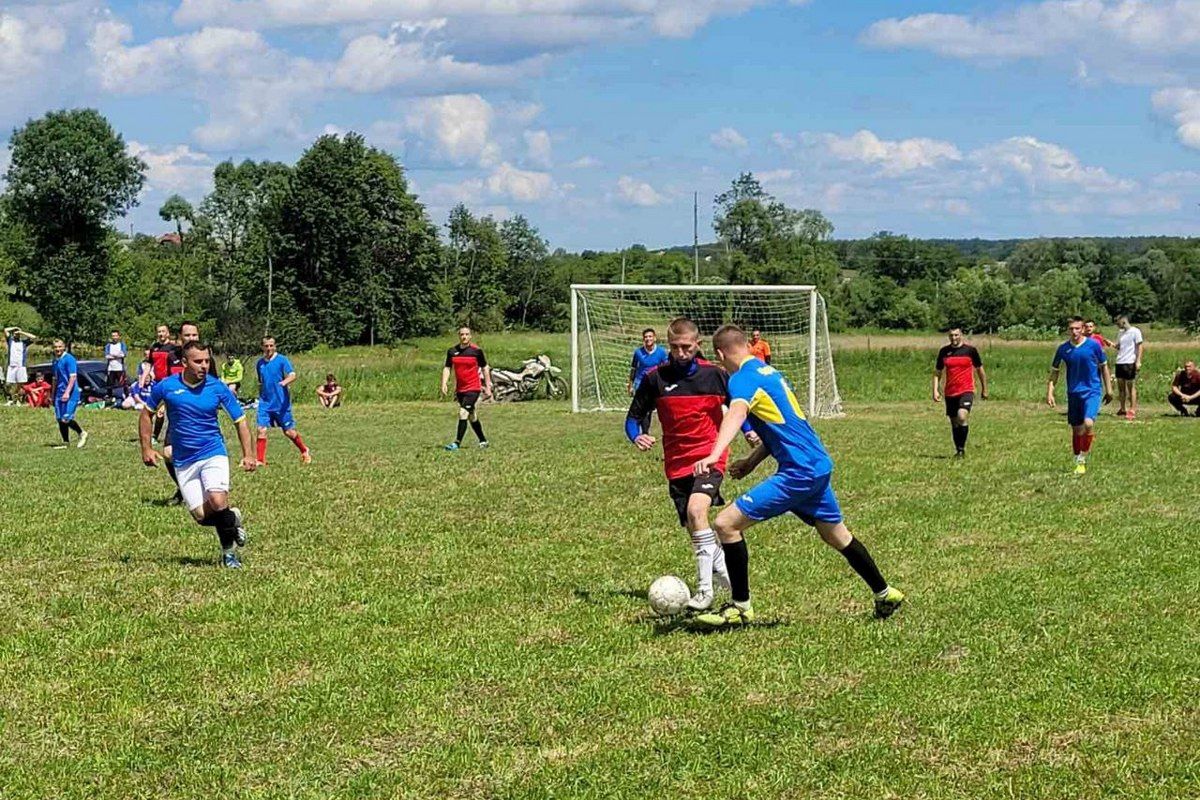 Граючи футбол, у Марківці зібрали більше 10 000 грн для ЗСУ 3