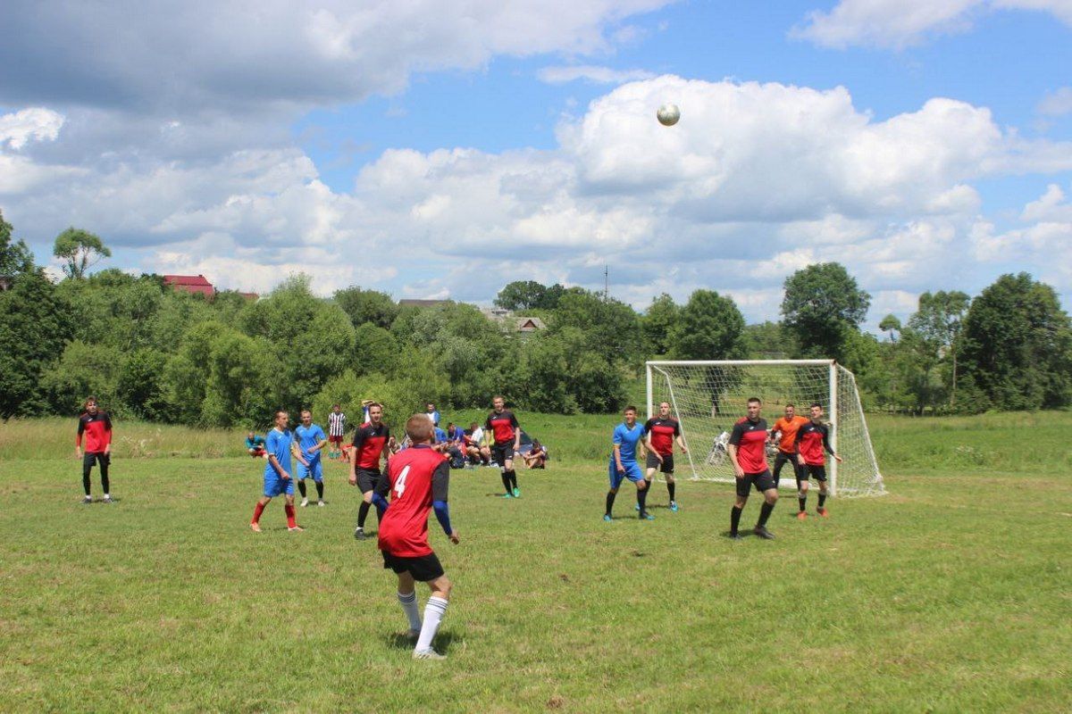 Граючи футбол, у Марківці зібрали більше 10 000 грн для ЗСУ 1