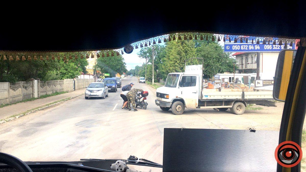 У Коломиї вантажівка збила мотоцикліста 1