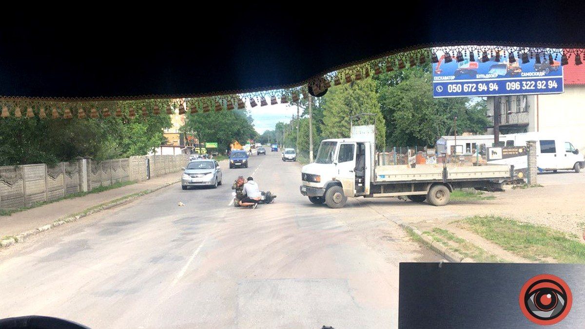 У Коломиї вантажівка збила мотоцикліста