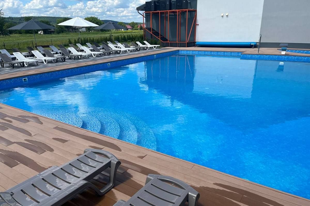 Де коломиянам відпочити біля відкритого басейну? | добірка місць 1