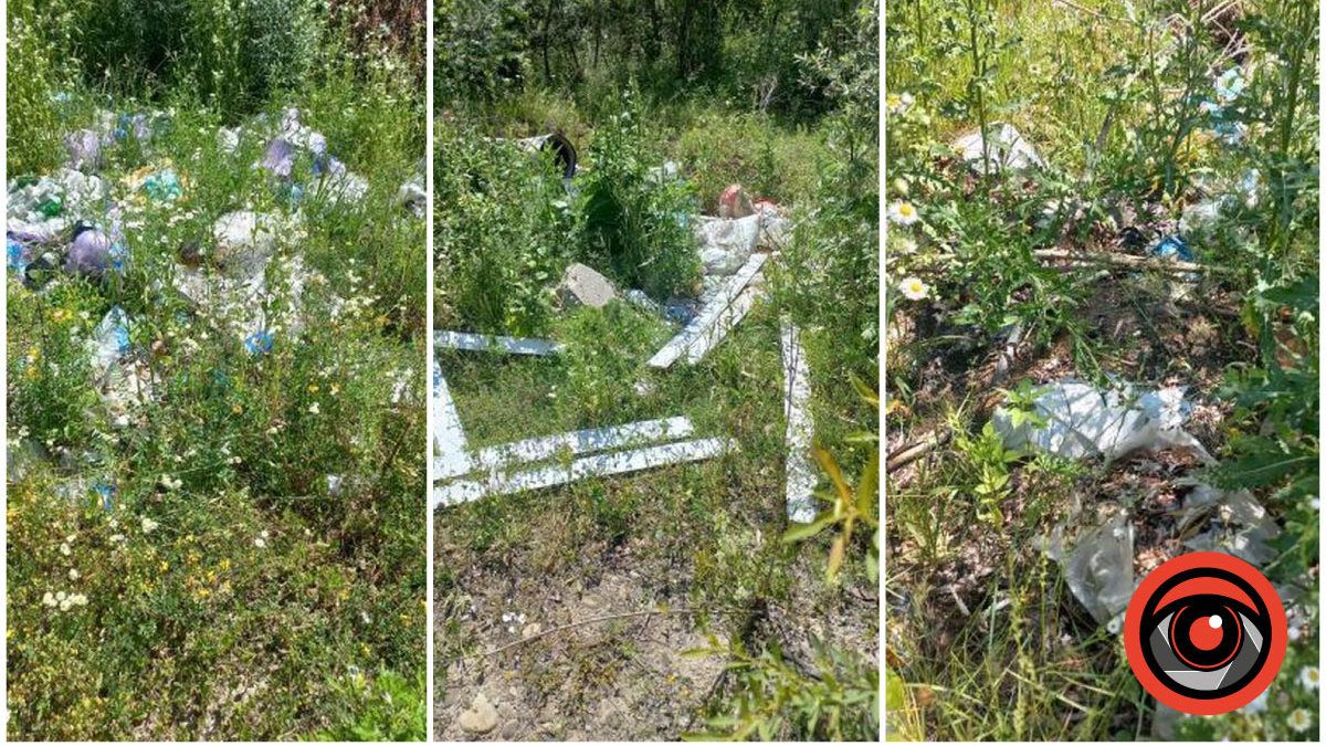 У Тростянці берег Пруту перетворили на стихійне сміттєзвалище