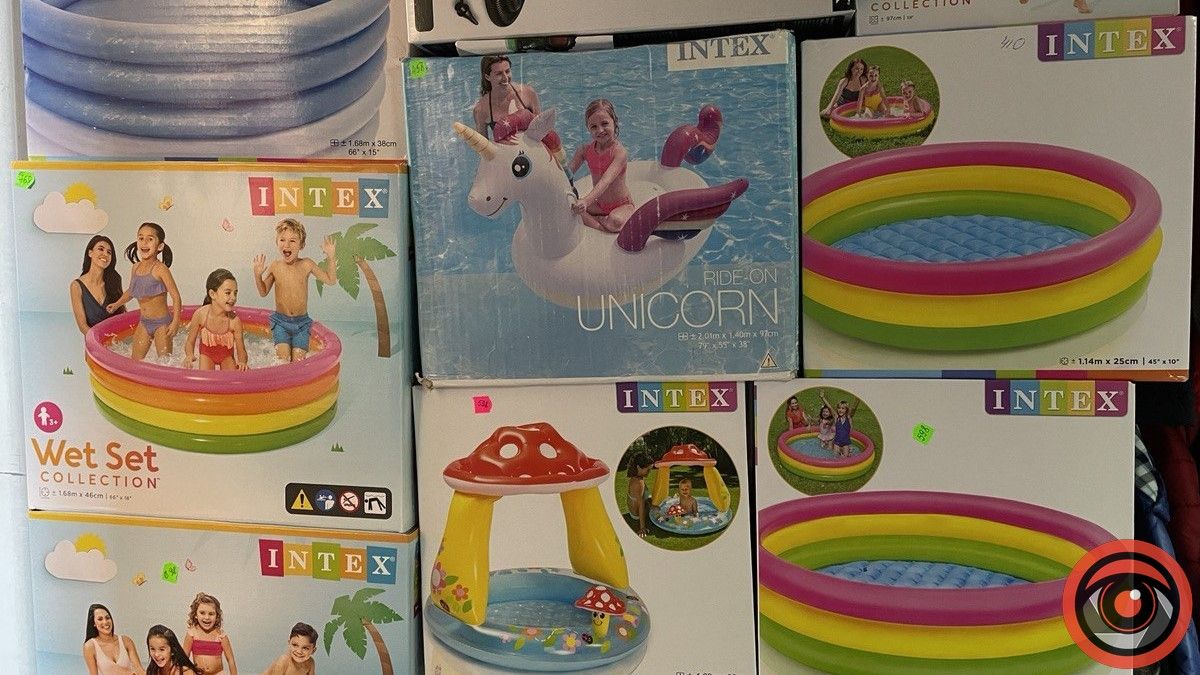 Яку суму потрібно віддати, щоб купити басейн в Коломиї? 6