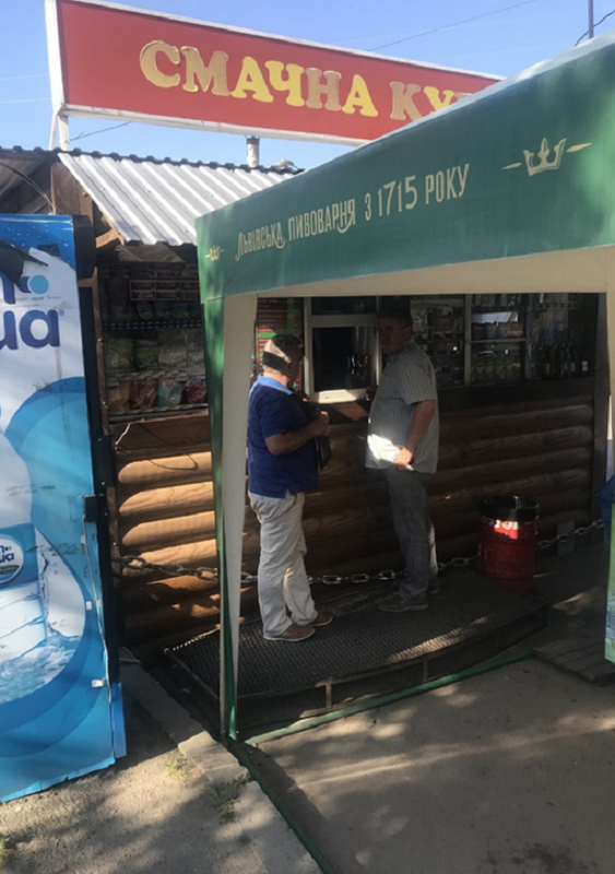 У Коломиї перевіряють їжу в фаст-фудах 3