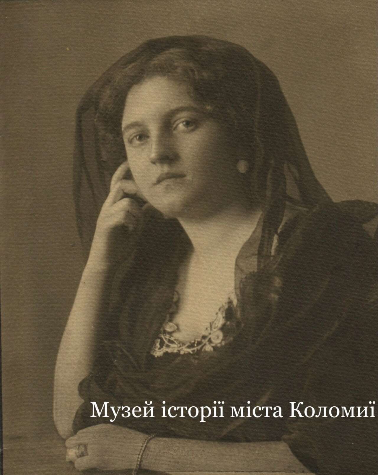 Могилу відомого фотографа Олександра Кіблера несподівано віднайшли на Монастирку 17