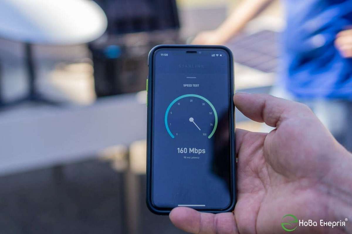 Замість павербанків: для ЗСУ на Прикарпатті створили зарядну станцію на сонячних панелях 1