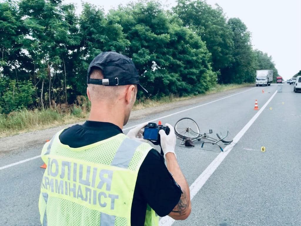 ДТП на Коломийщині: у лікарні помер велосипедист 1