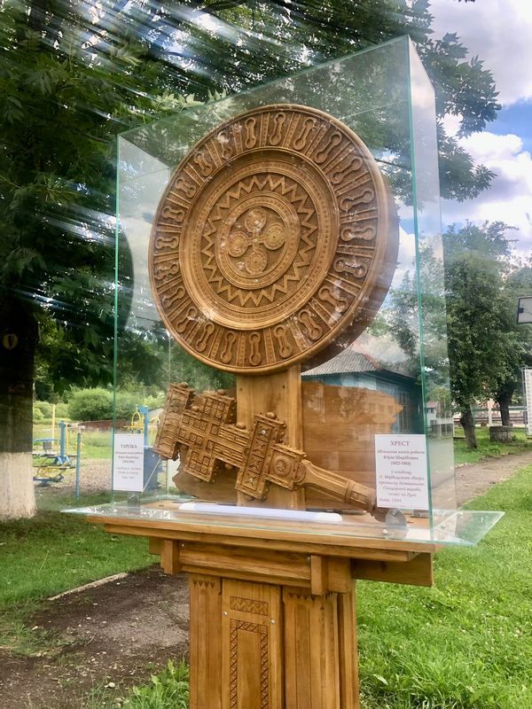 У гуцульському Яворові з'явилася перша в Україні сільська виставка на вулиці 10