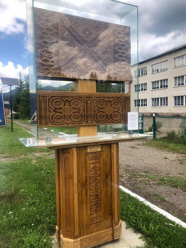 У гуцульському Яворові з'явилася перша в Україні сільська виставка на вулиці 5