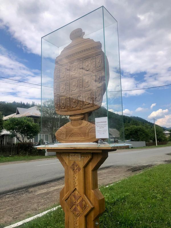 У гуцульському Яворові з'явилася перша в Україні сільська виставка на вулиці 4