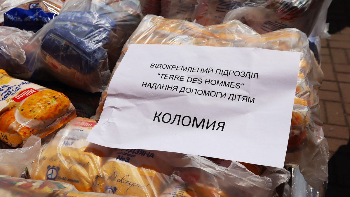 Швейцарія передала допомогу для переселених в Коломию 7