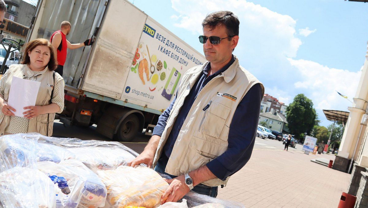 Швейцарія передала допомогу для переселених в Коломию 9