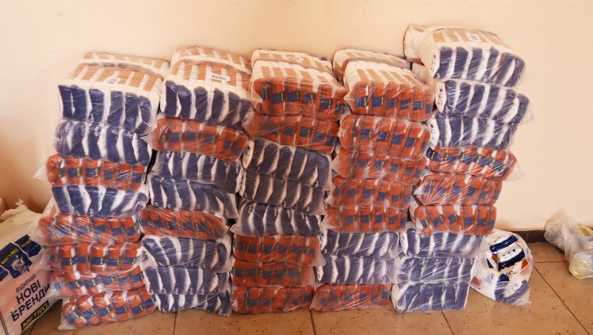 Швейцарія передала допомогу для переселених в Коломию 1