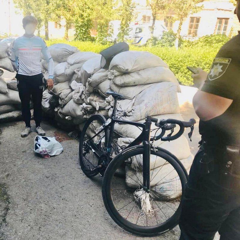 Хотів купити, але... вкрав. Поліція розшукала хлопця, який поцупив велосипед 2