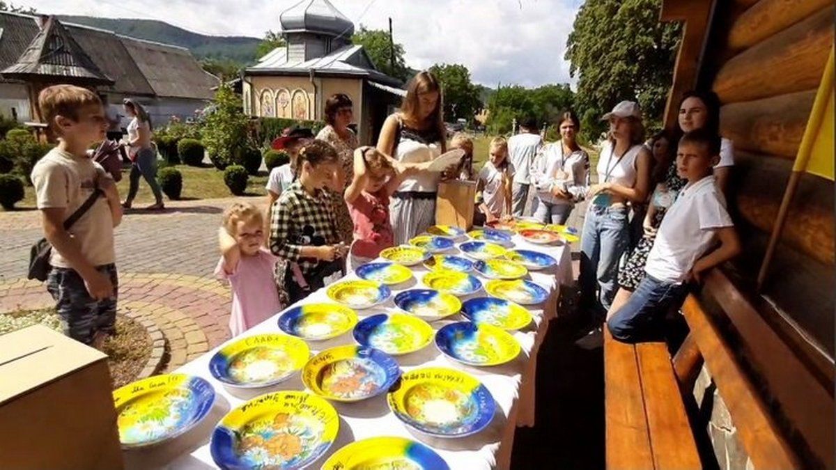 11 тисяч грн за 10 хвилин: результат роботи дітей на ярмарку в Косові 1