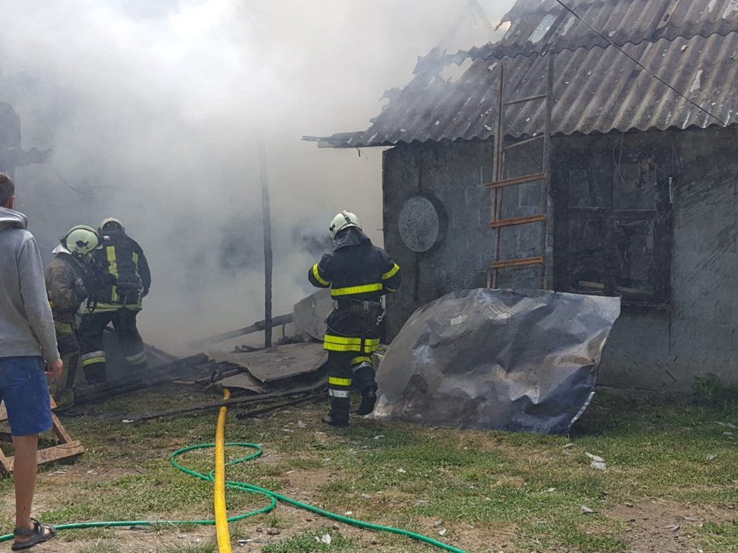 У Снятинській громаді гасили пожежу 3