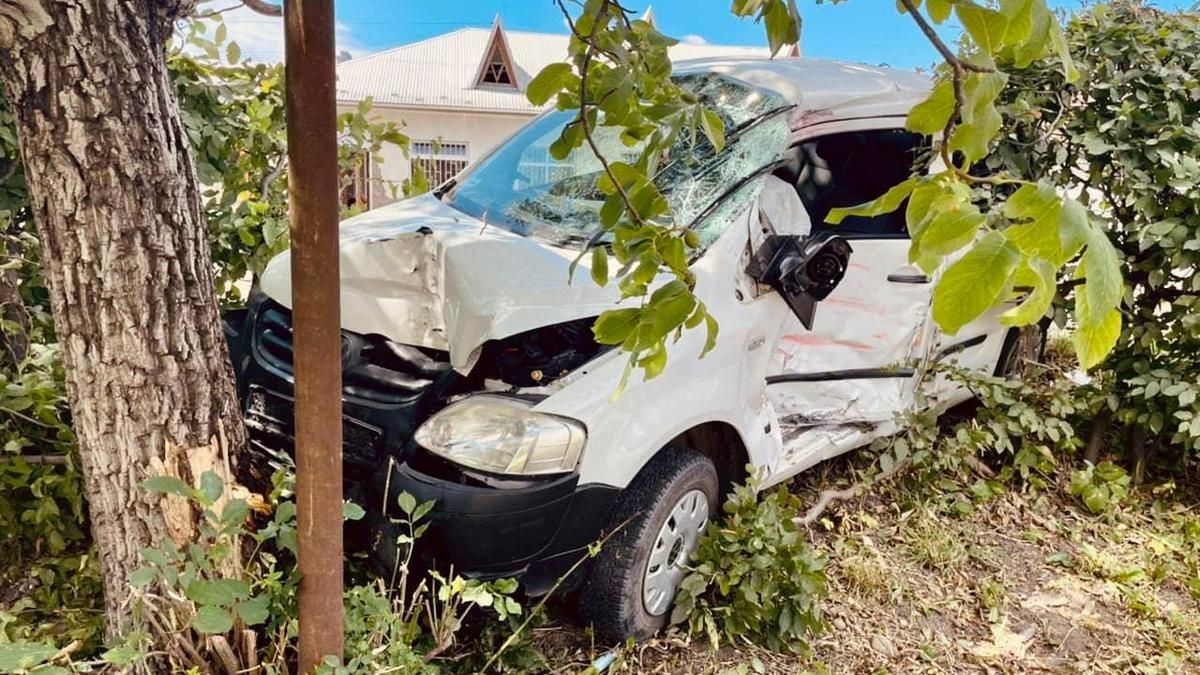 Мешканець Коломийщини на фурі протаранив легковик