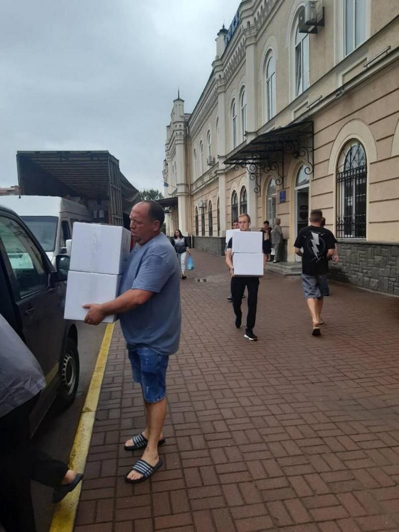 До Коломиї прибула гумдопомога з Чехії для переселенців 4