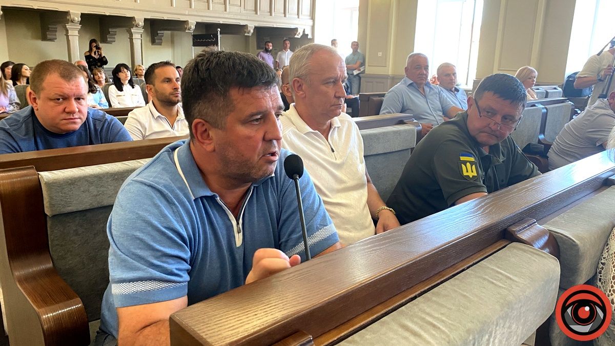 На сесії депутат поскаржився, що його штрафують за паркування