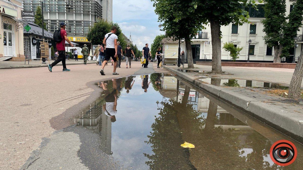 Калюжі в Коломиї: як виглядає місто після дощу. Фоторепортаж 1