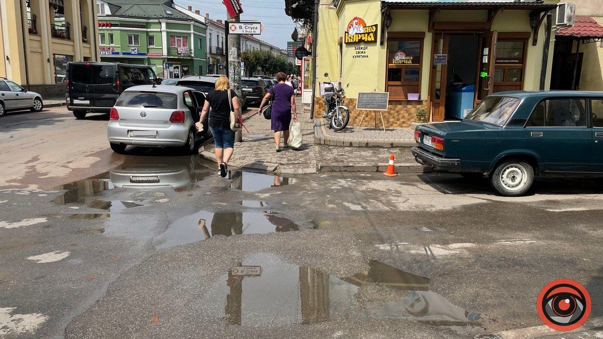 Калюжі в Коломиї: як виглядає місто після дощу. Фоторепортаж 7