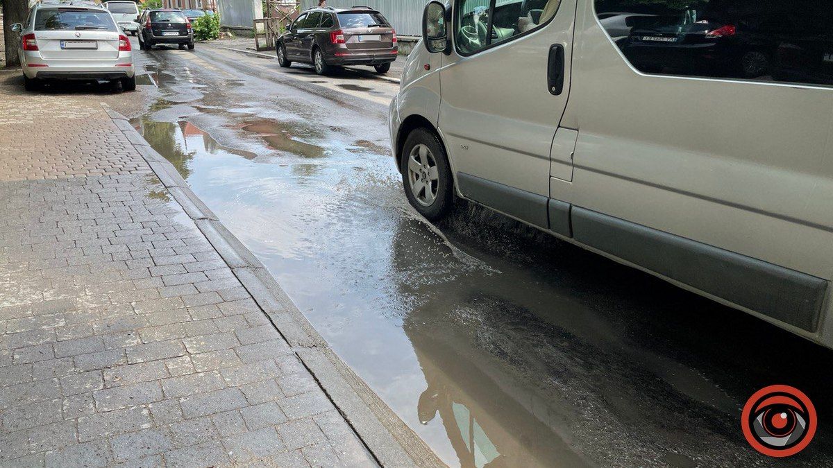 Калюжі в Коломиї: як виглядає місто після дощу. Фоторепортаж 11