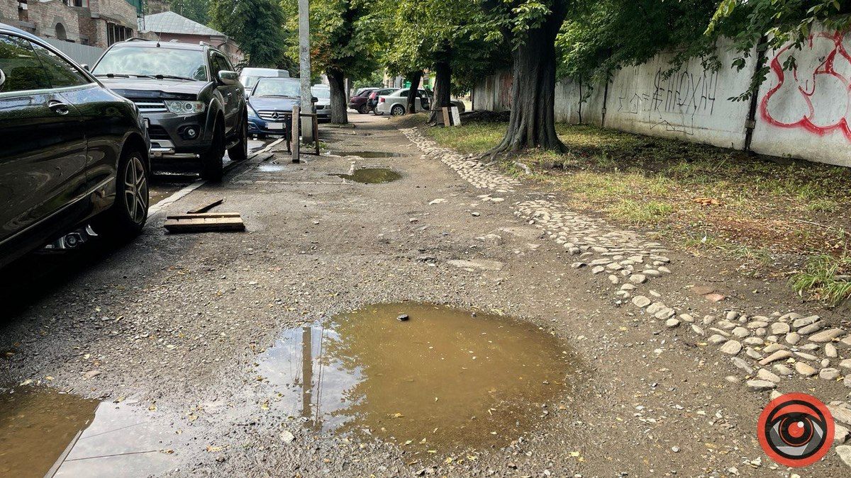 Калюжі в Коломиї: як виглядає місто після дощу. Фоторепортаж 12