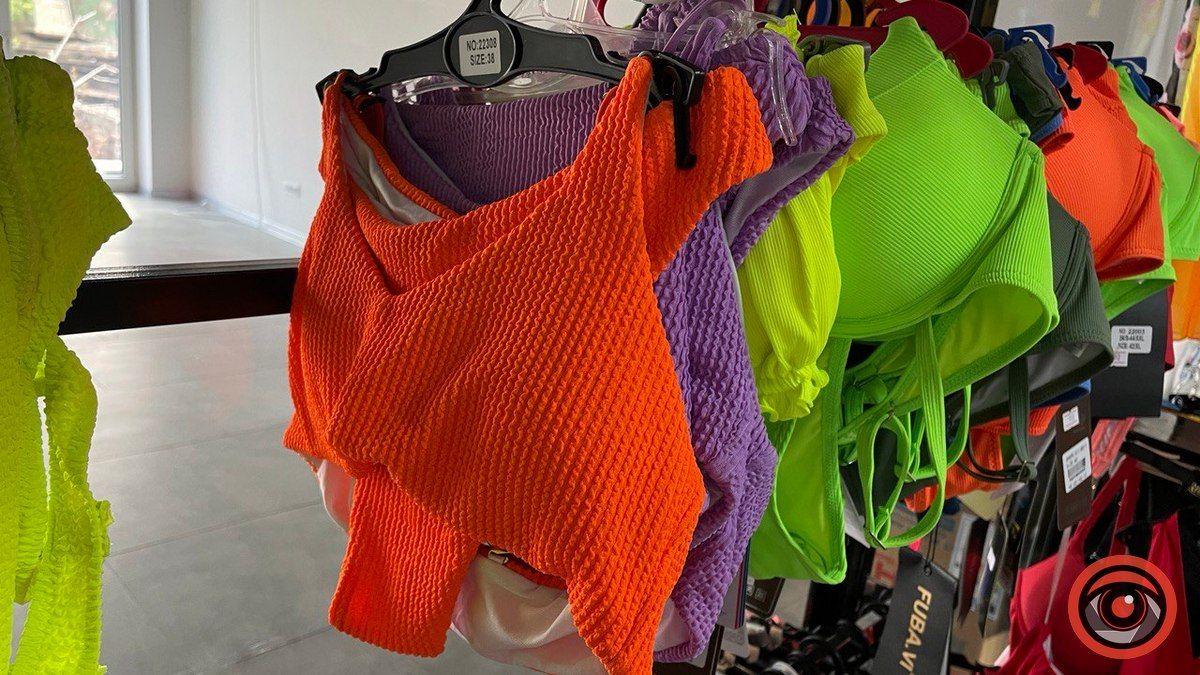 Маст-хев літа: де та скільки коштує купальник у Коломиї 4