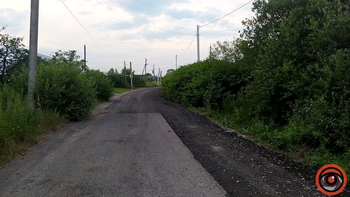 У Коломиї взялися до ямкового ремонту дороги на вул. Довбуша 3