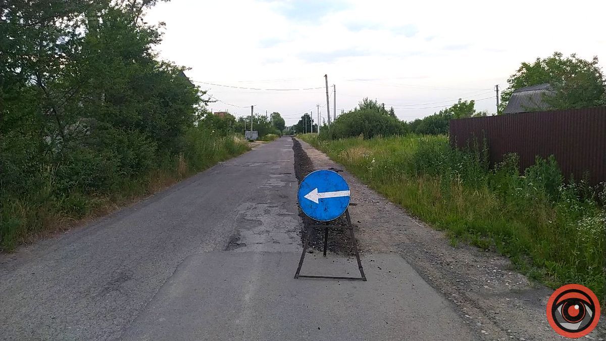 У Коломиї взялися до ямкового ремонту дороги на вул. Довбуша 5