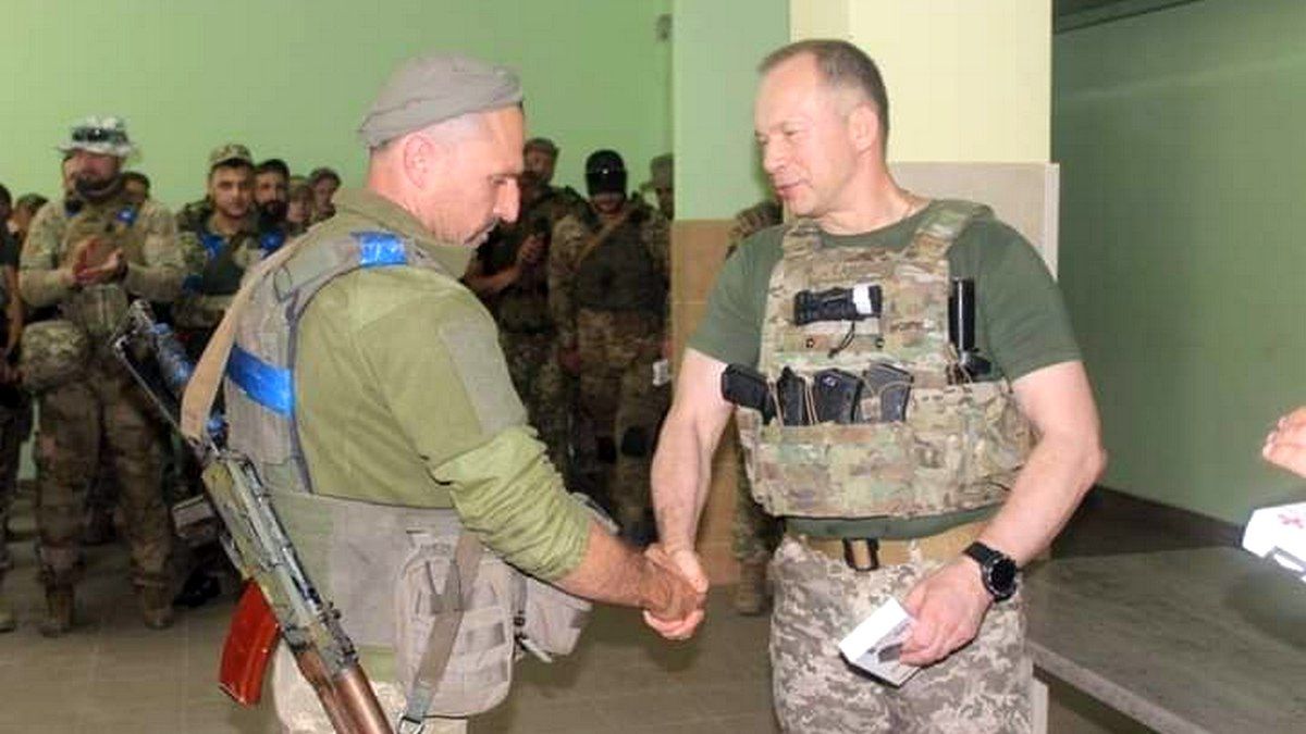 Десантники 80-ої штурмової бригади отримали нагороди від генерала