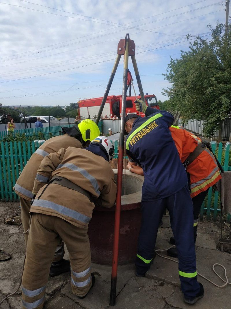 На Городенківщині жінка впала у криницю 1