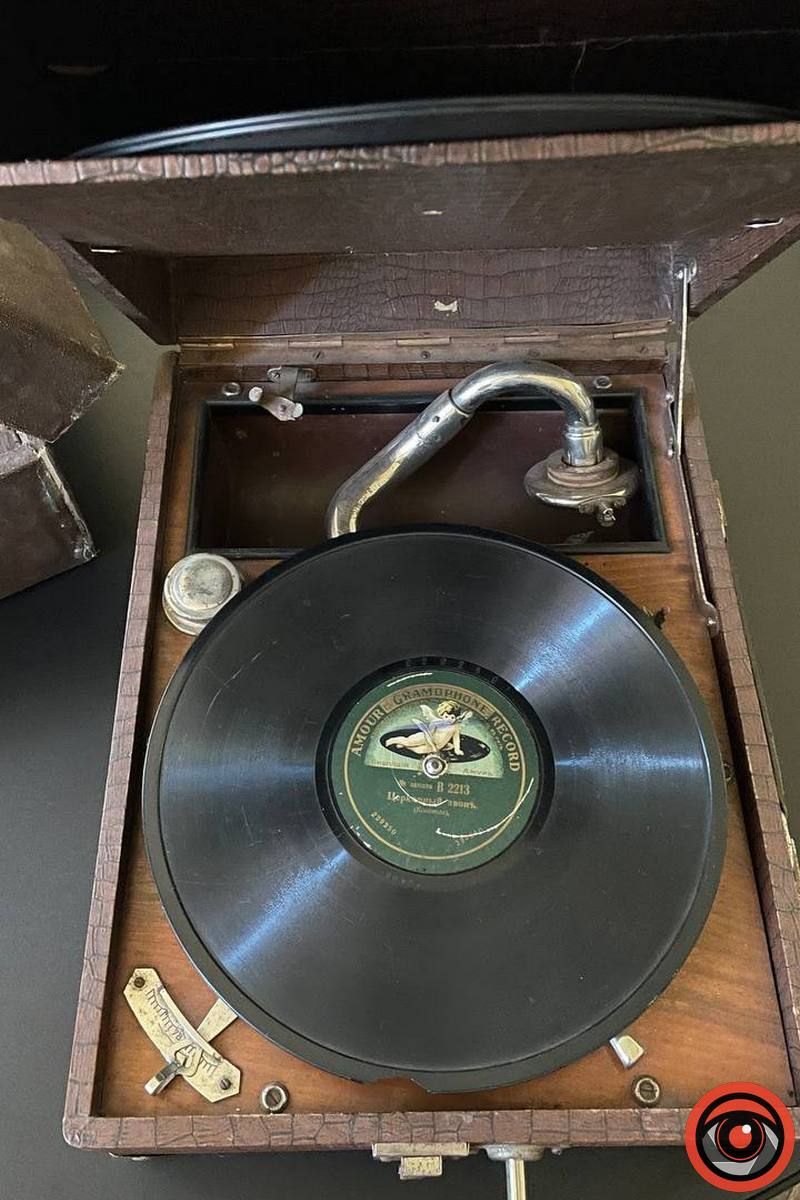 У музею історії Коломиї збирають давні платівки, радіоли та програвачі 2